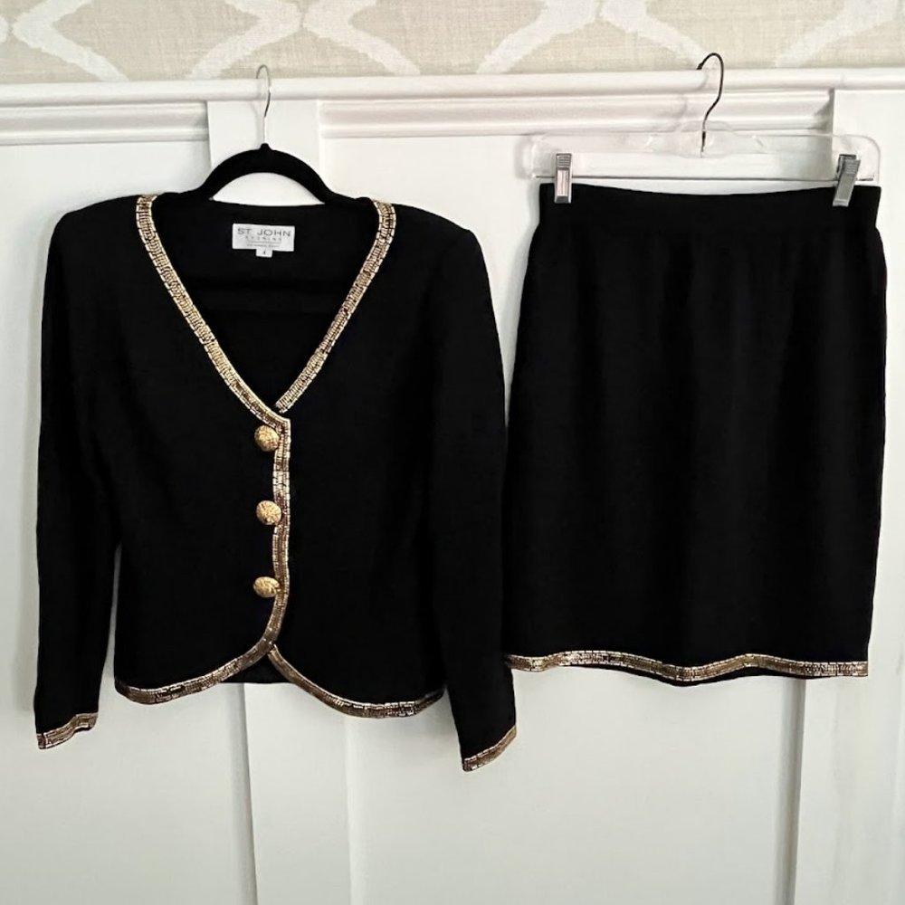 ST. JOHN EVENING stunning gold trim jacket with skirt